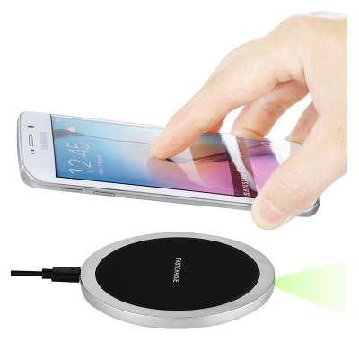 Qi Charging Pad Wireless Charger for iPhone and Samsung Compatible with Qi Device